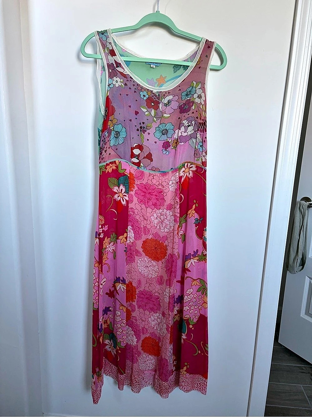 Johnny Was Floral Maxi Dress in Pink & Purple Size Small good condition.